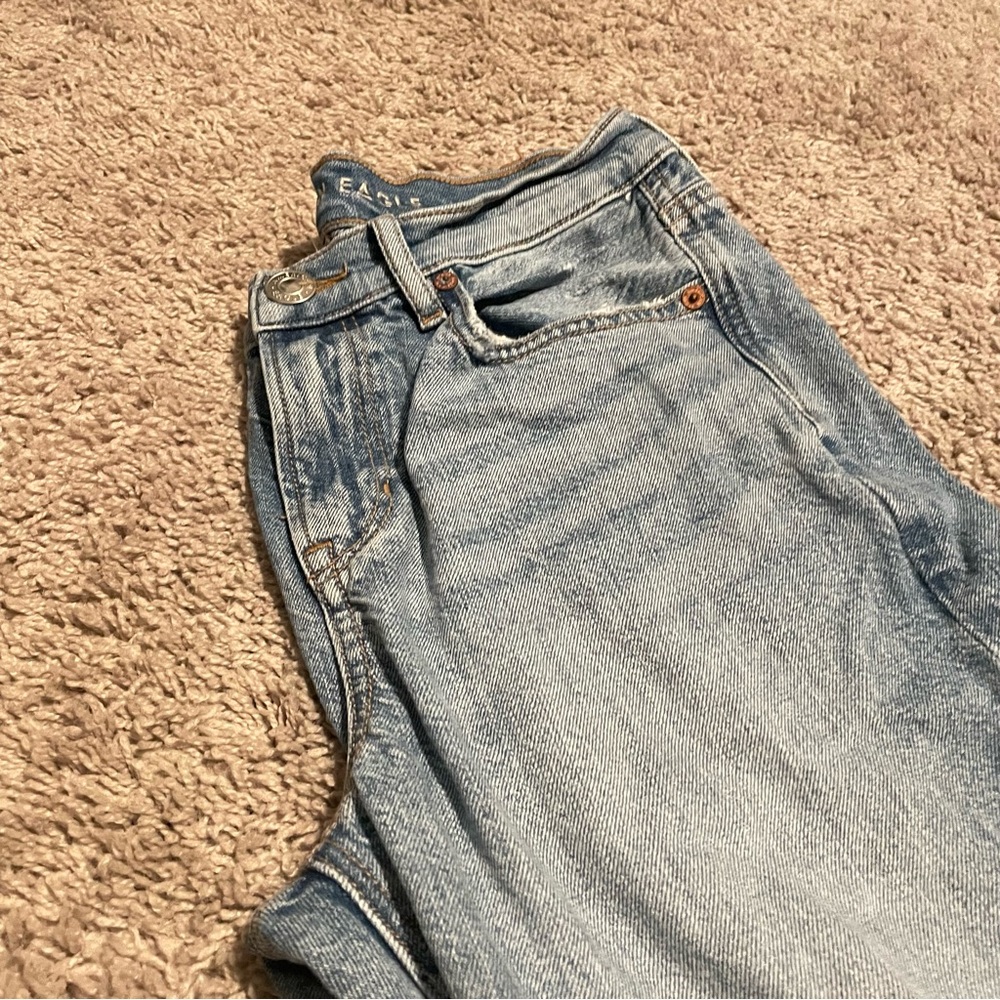 American eagle 90s bootcut jeans ripped light washed size 4 inseam 29” - Picture 2 of 7